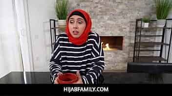 سكس احترافي Arab MILF stepmom with hijab Lilly Hall deepthroats and fucks her stepson video